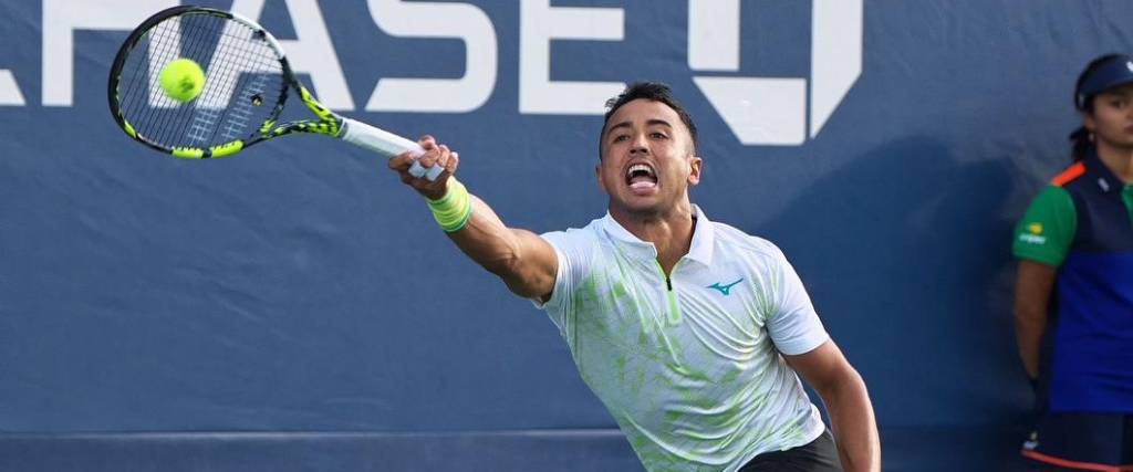 El tenista beniano no pudo remontar el duelo ante el polaco Majchrzak, cayendo 3-1 en cuatro sets.
