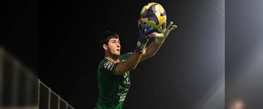 Todo apunta a que el joven portero, de 17 años, hará su debut con la selección absoluta en el duelo con Perú.