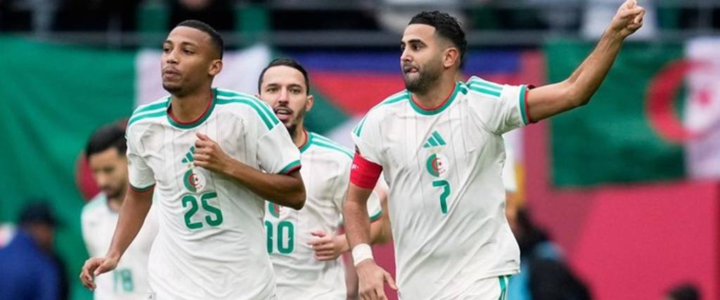 El exdelantero del Manchester City marcó dos goles para la victoria de la selección argelina ante Sudán.