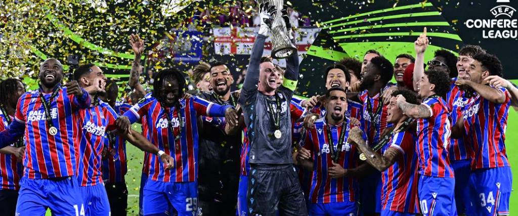 El equipo inglés se coronó campeón de la Conference League tras vencer por la mínima al Rayo de España.