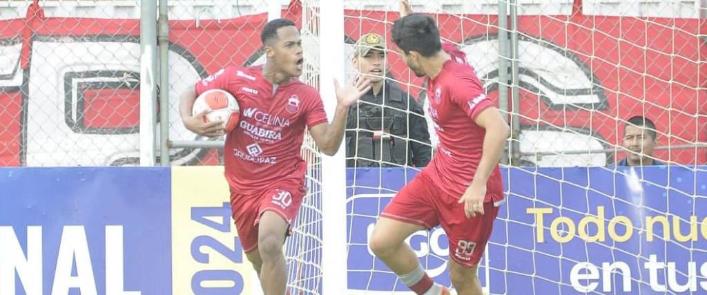 Con tres goles del dominicano Ronaldo Vásquez, el conjunto rojo se impuso por 4-2 en condición de local.