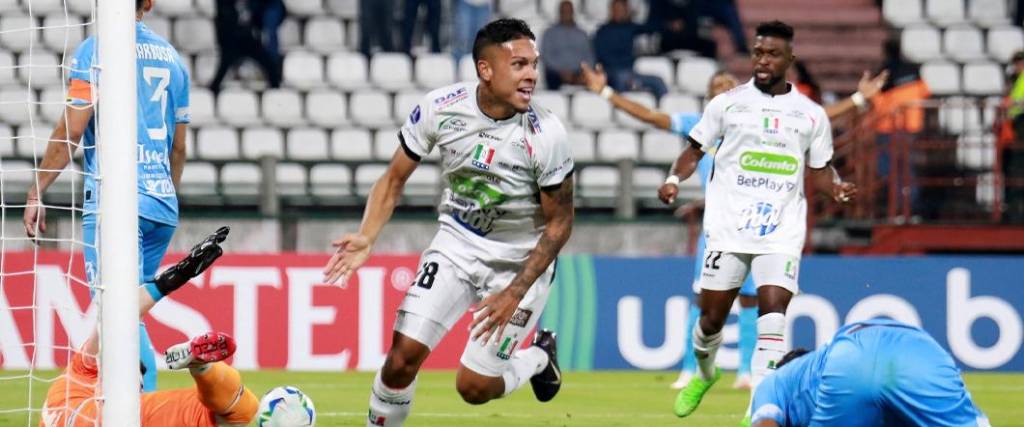 El equipo colombiano se impuso por 4-0 en el estadio Palo Grande al representante del trópico cochabambino.