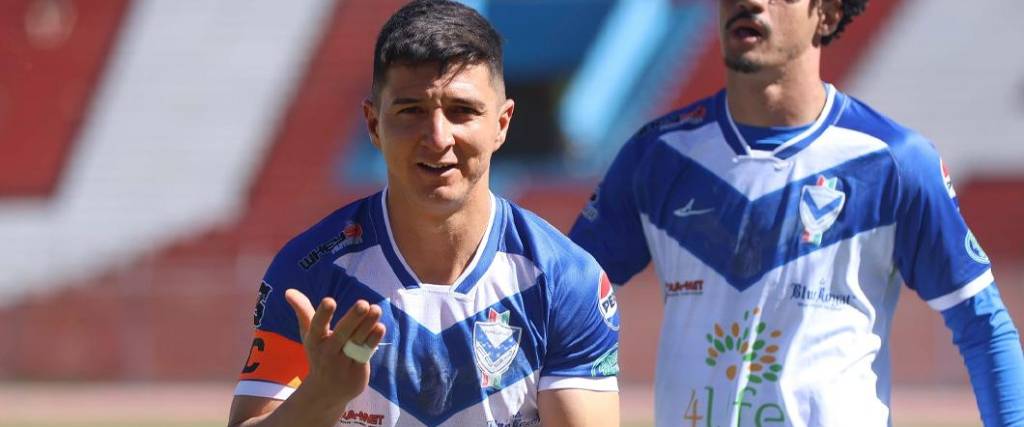 El paraguayo Álex Cáceres anotó tres goles en la victoria del conjunto orureño en condición de local.