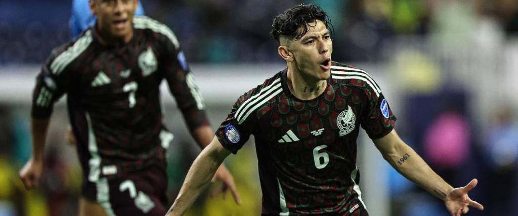 El lateral de Monterrey anotó un golazo para darle la victoria al equipo mexicano en el duelo ante Jamaica.