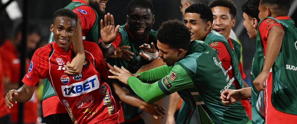 El equipo venezolano se impuso a Independiente Petrolero con un gol del delantero Wilfred Correa.