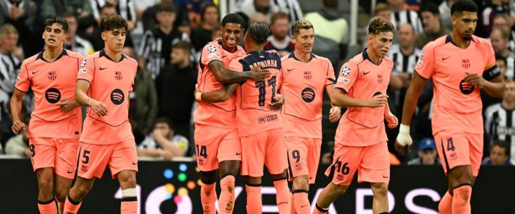 El delantero inglés anotó sus primeros goles con el Barcelona para el triunfo de los culés ante Newcastle.