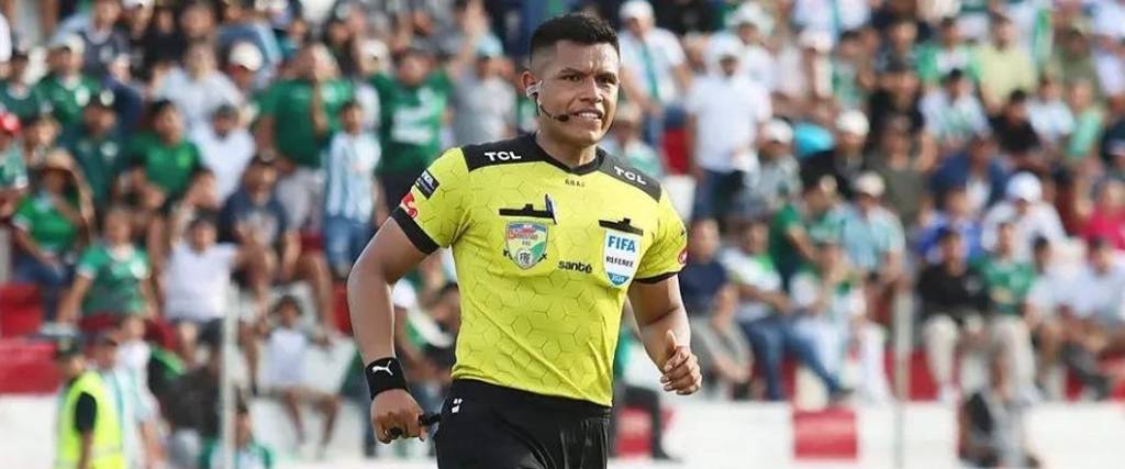 El juez chuquisaqueño fue agredido por una persona identificada como seguidor de San Juan FC.
