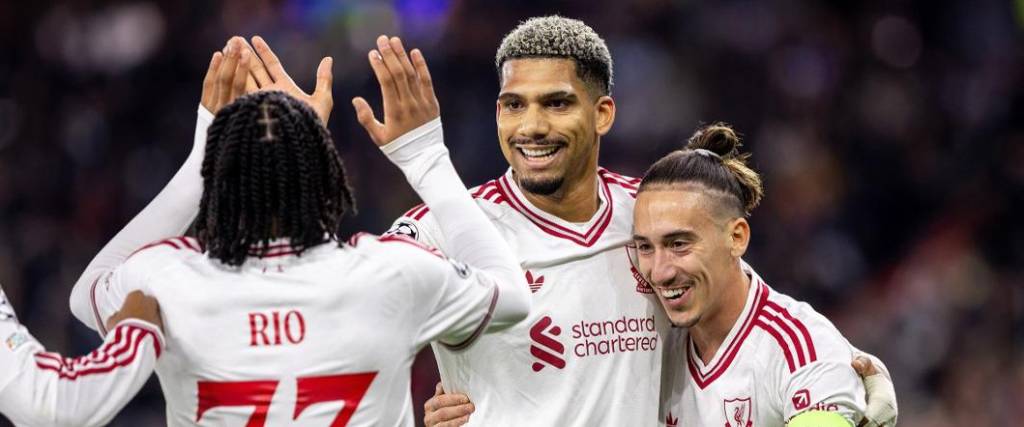 El defensor uruguayo abrió el camino a la victoria del Liverpool en condición de visitante.