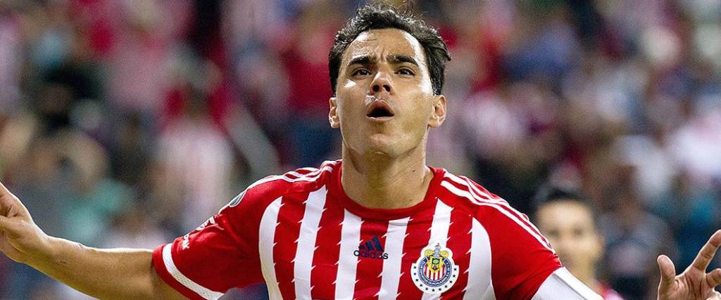 Omar Bravo, goleador histórico de las Chivas, fue detenido por un supuesto abuso sexual infantil.