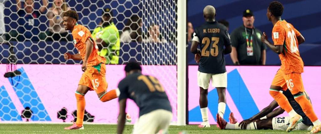 El delantero del Manchester United marcó el único tanto para la victoria de Costa de Marfil.
