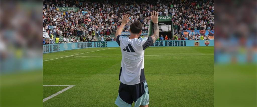 La presencia del astro argentino causó sensación durante un entrenamiento abierto en el estadio de Elche.