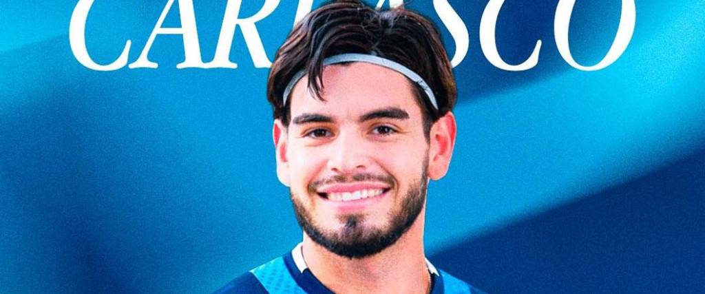 El defensor cruceño firmó contrato con Blooming este martes por la noche en la secretaría del club.