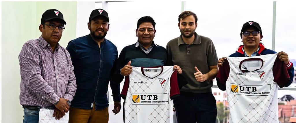 Andrés Costa, presidente de Always Ready (der.) junto con el alcalde de Viacha, Jenrry Patzi (centro).