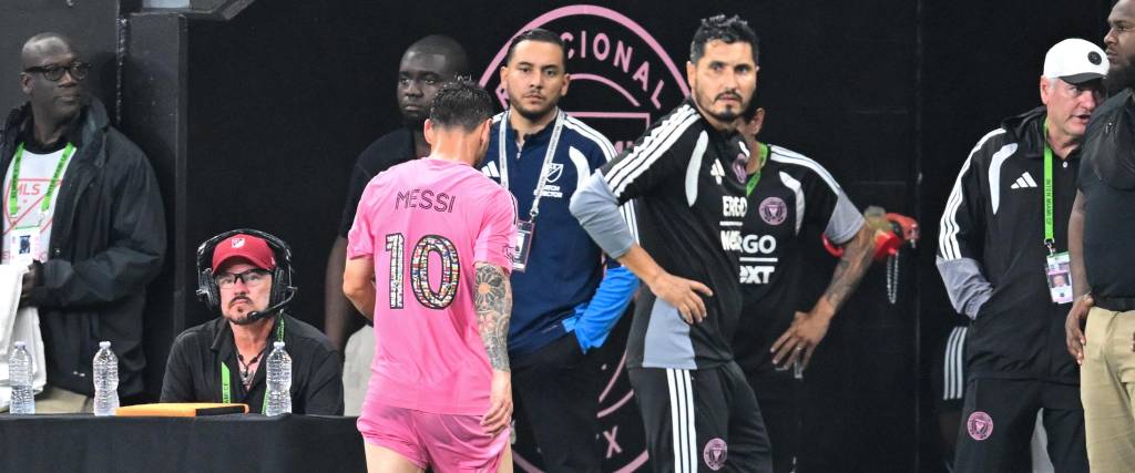 Lionel Messi abandonó el partido al minuto 73