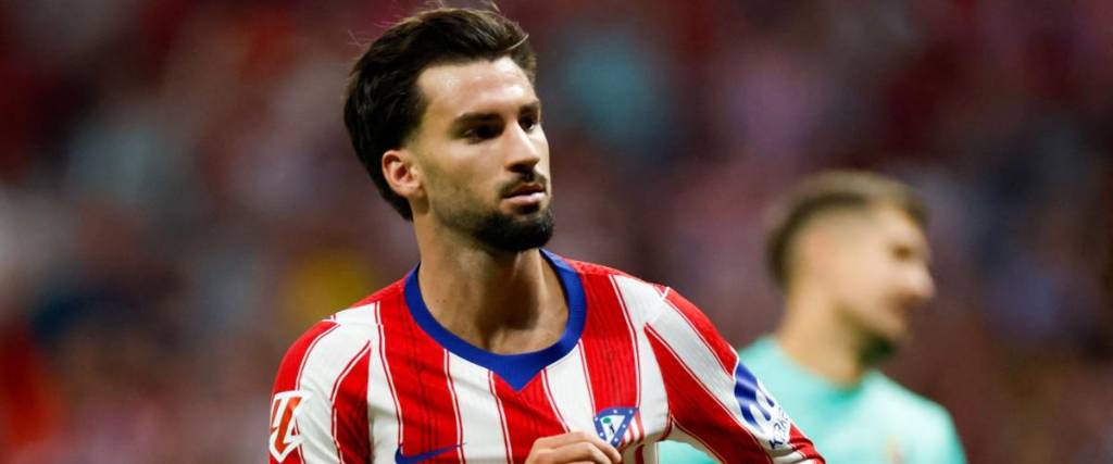 Alex Baena, jugador del Atlético de Madrid, celebra el cuarto tanto de su equipo. 
