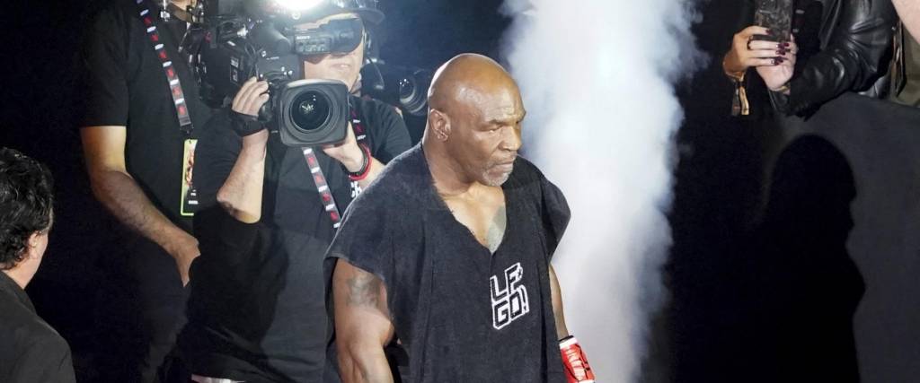 Mike Tyson salió del retiro luego de 19 años y perdió ante Paul.