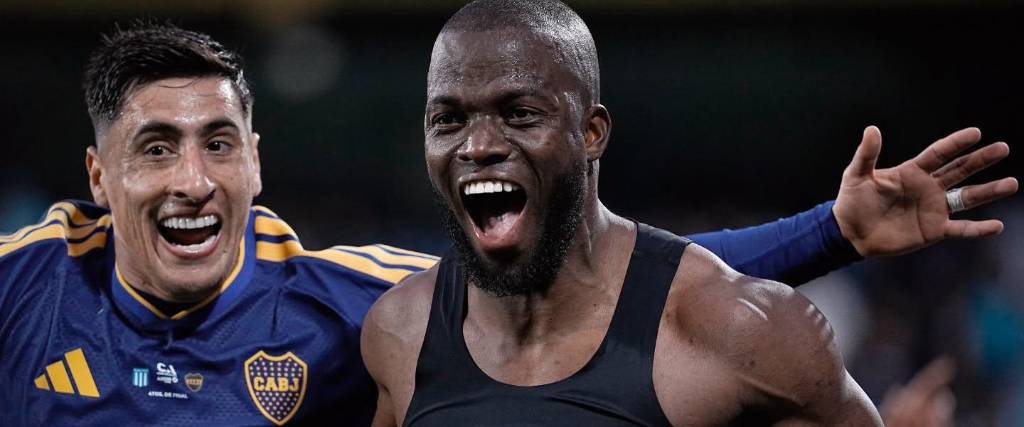 Enner Valencia (der.) celebra su gol junto con su compañero Miguel Merentiel.