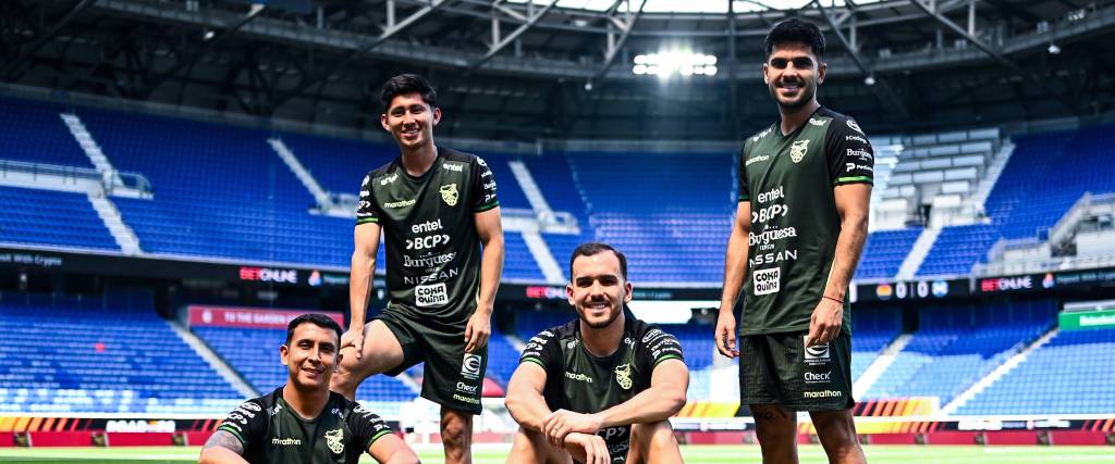 Fernández (izq.), Terceros, Haquín y Melgar, jugadores de la selección boliviana.