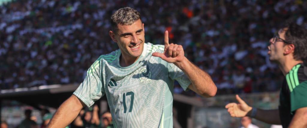 Germán Berterame celebra el gol ante Bolivia