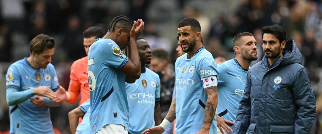 Jugadores del City tras el empate. 