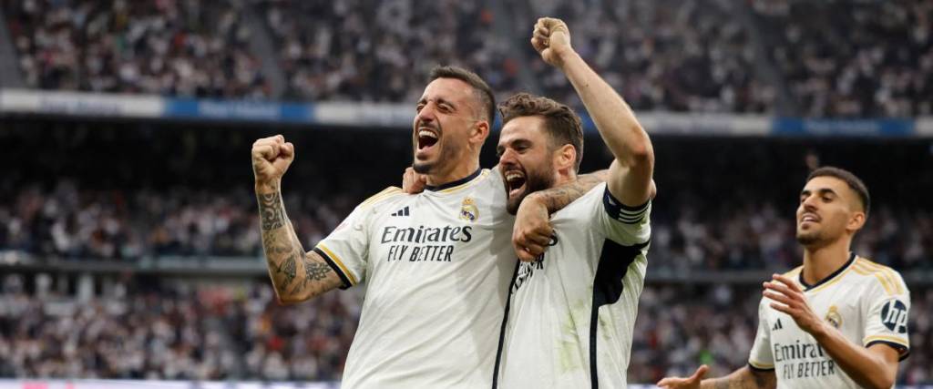 El delantero español del Real Madrid Joselu celebra el tercer gol de su equipo.