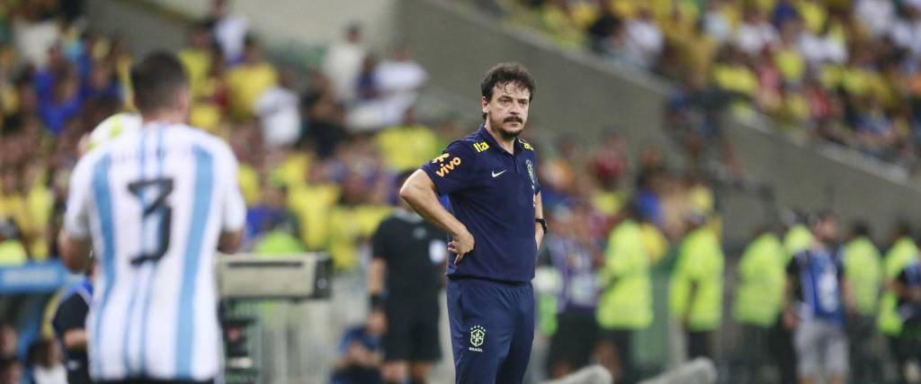 Fernando Diniz en el partido en el que Brasil cayó derrotado ante Argentina