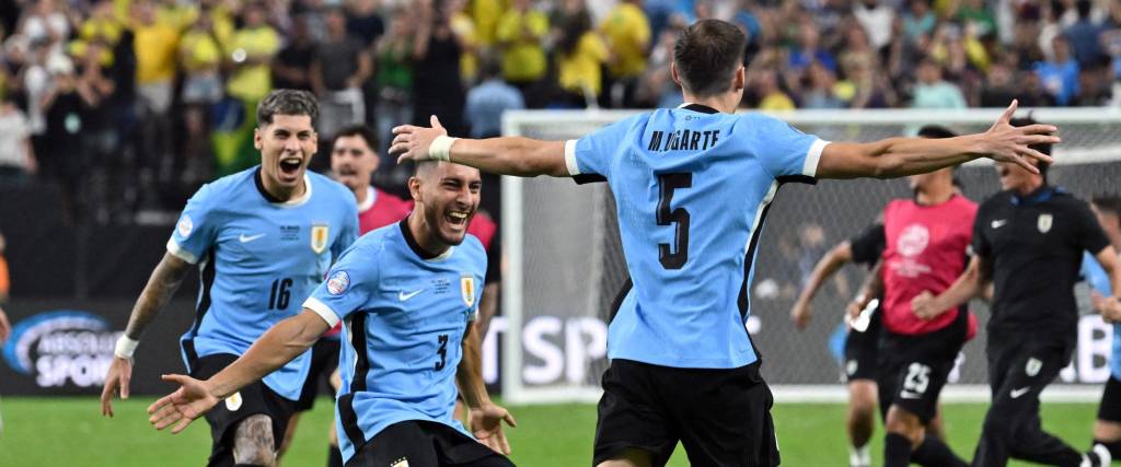 El mediocampista Manuel Ugarte convirtió el 4-2 definitivo para Uruguay en la tanda de penales ante Brasil.