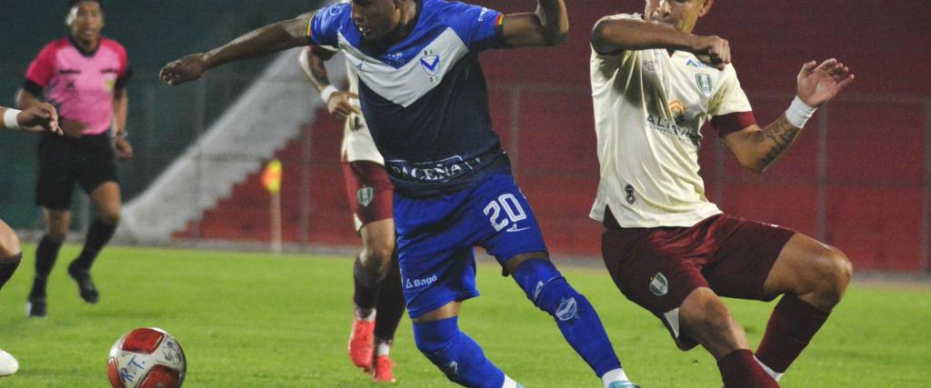 Incidencias del partido entre Real Tomayapo vs Gualberto Villarroel, jugado en el estadio IV Centenario, por el Tornero Clausura. FOTO/Reynaldo VARGAS@APGNoticiasBo