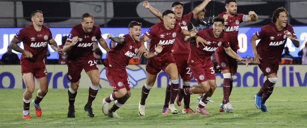 Lanus venció en penales a Mineiro en Asunción.