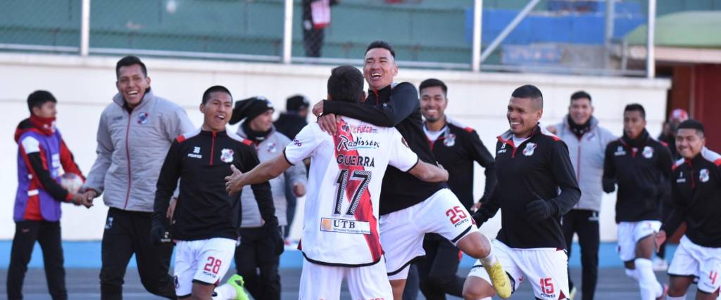 Se juega en el estadio Víctor Agustín Ugarte