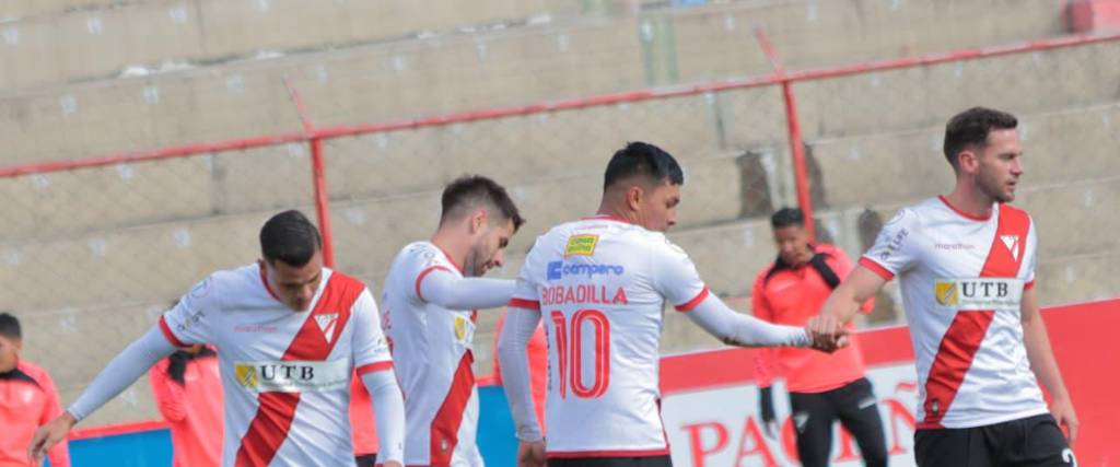 Jugadores de ALways festejan la victoria frente a ABB.