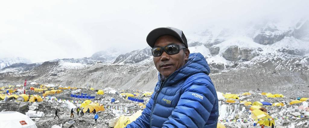 Kami Rita tiene 54 años en la actualidad