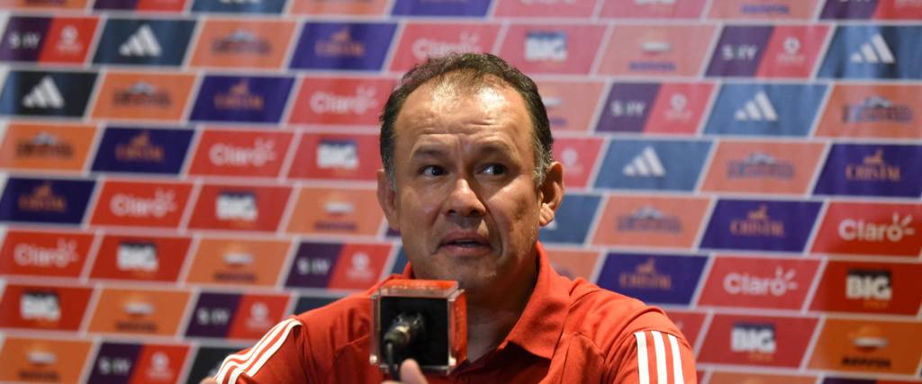 Juan Reynoso solo dirigió seis partidos en eliminatorias a Perú