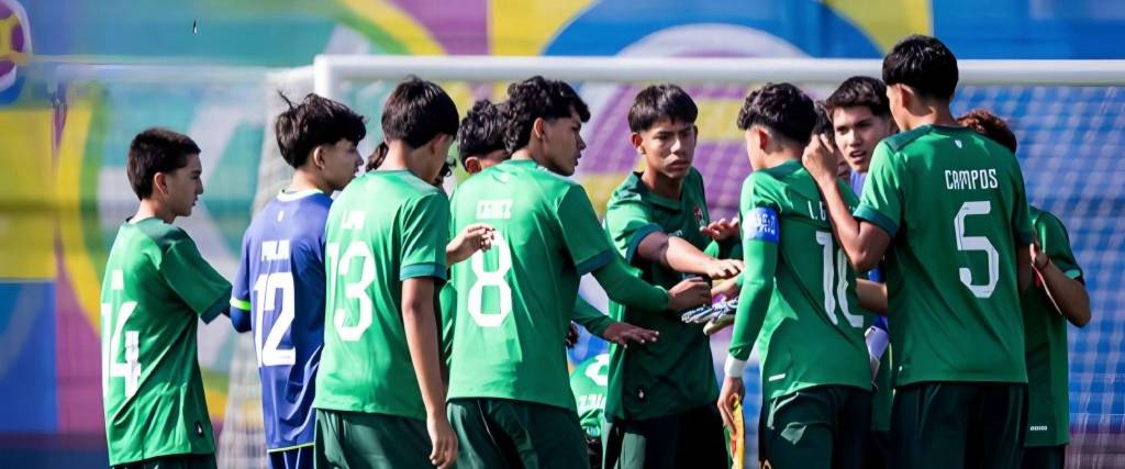 La selección boliviana Sub-15, que compite en el Mundial de Azerbaiyán.