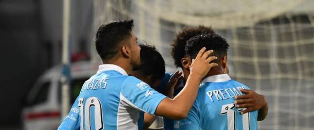 Los jugadores de San Antonio celebran el primer gol anotado a Real Potosí.