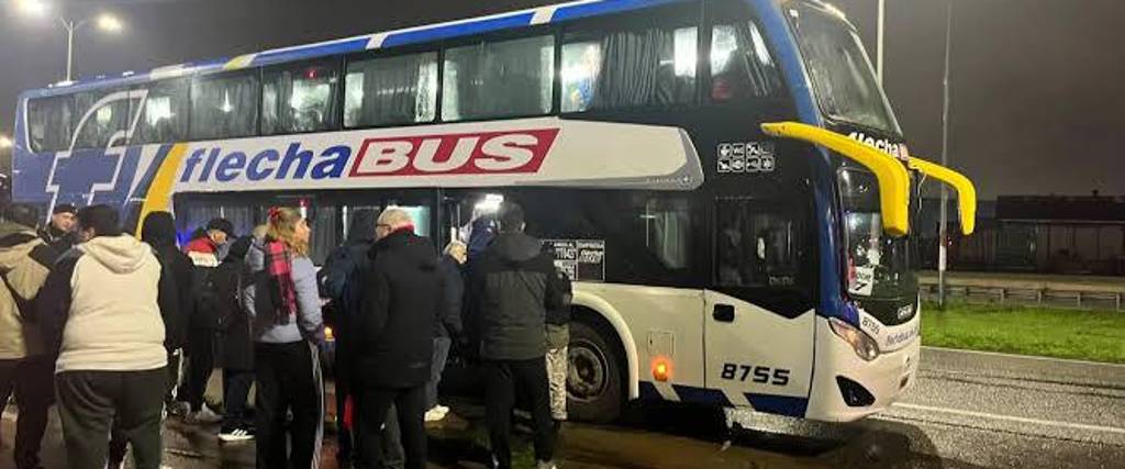 El bus de los hinchas del Tigre de la Argentina.