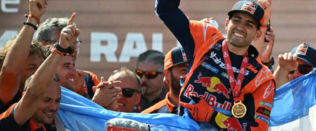 El argentino Luciano Benavides celebrando su victoria