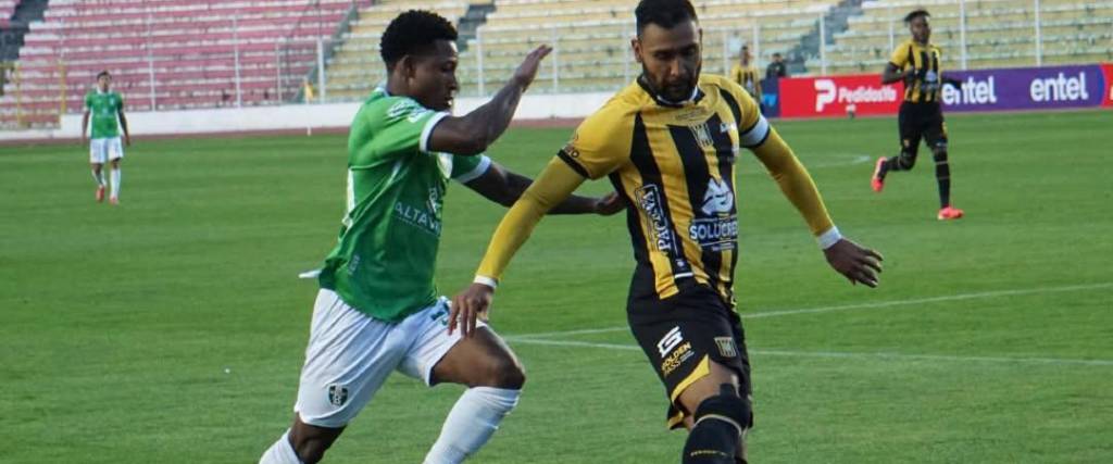 Incidencia del partido entre The Strongest y Real Tomayapo, este domingo, en el Hernando Siles. 