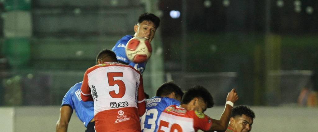 Se juega en el estadio Ramón Tahuichi Aguilera