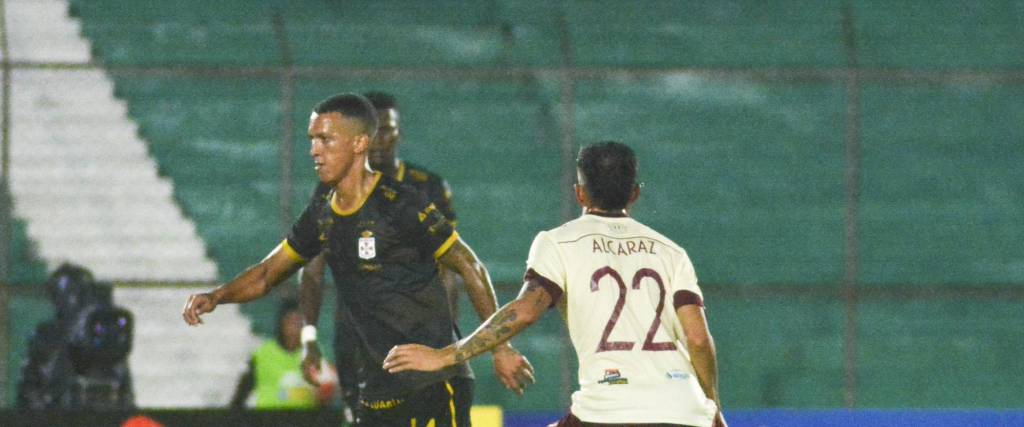 Incidencias del partido entre Real Tomayapo y Real Santa Cruz
