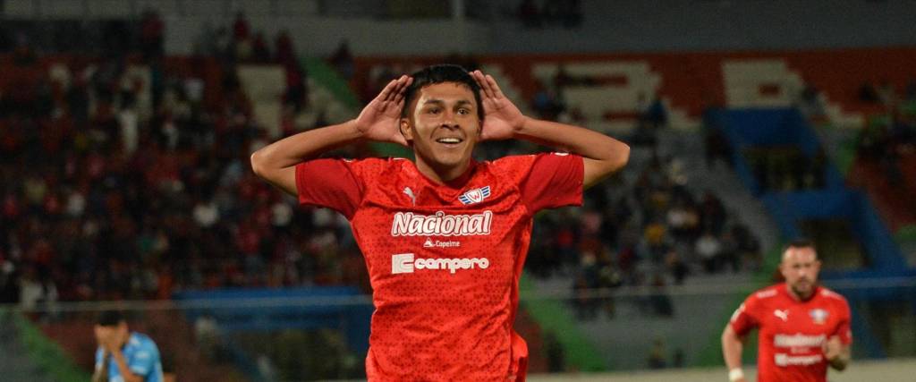 Se juega en el estadio Félix Capriles, de Cochabamba. 