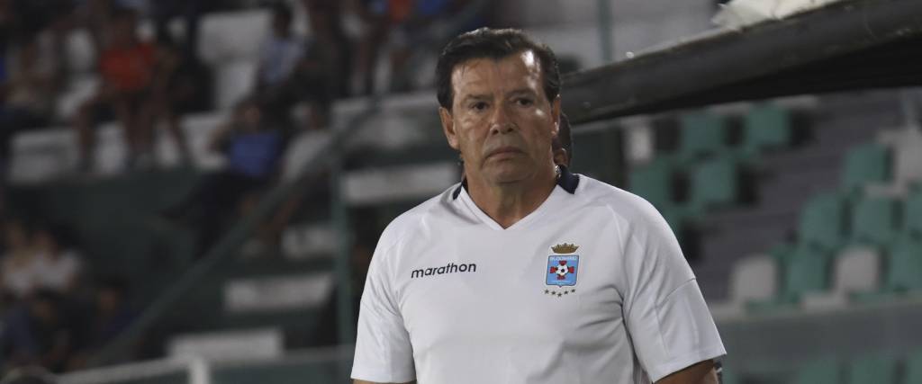 Erwin Sánchez, entrenador de Blooming. 