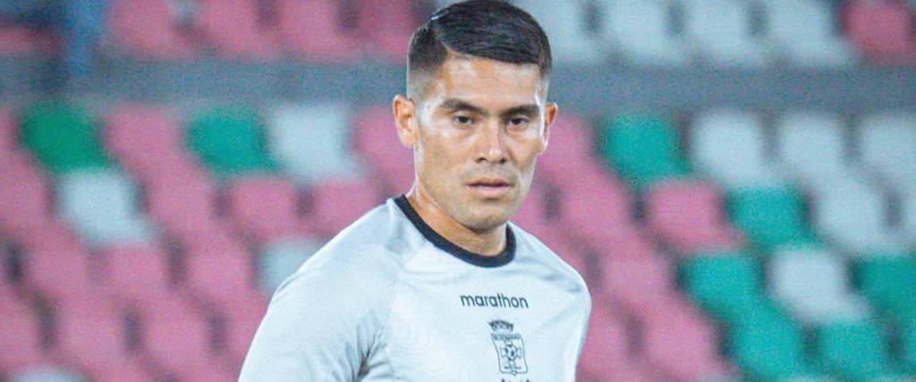 Richard Spenhay, mediocampista de Blooming.