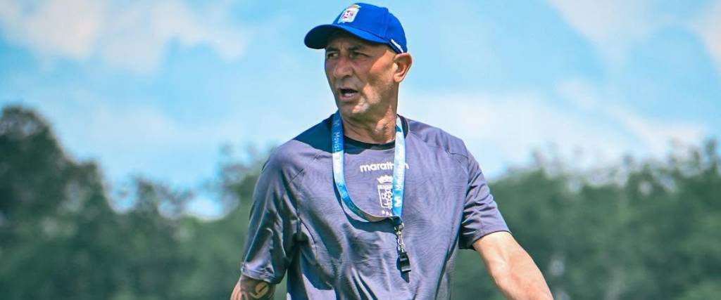 El argentino Cristian Paulucci, entrenador de Blooming. 