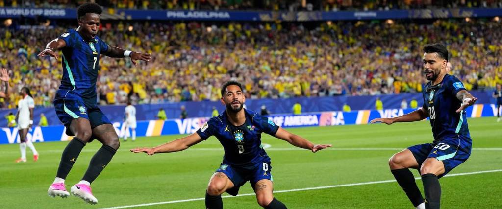 Vinicius (izq.), Cunha y Paqueta celebran uno de los goles de Brasil en el Mundial 2026.