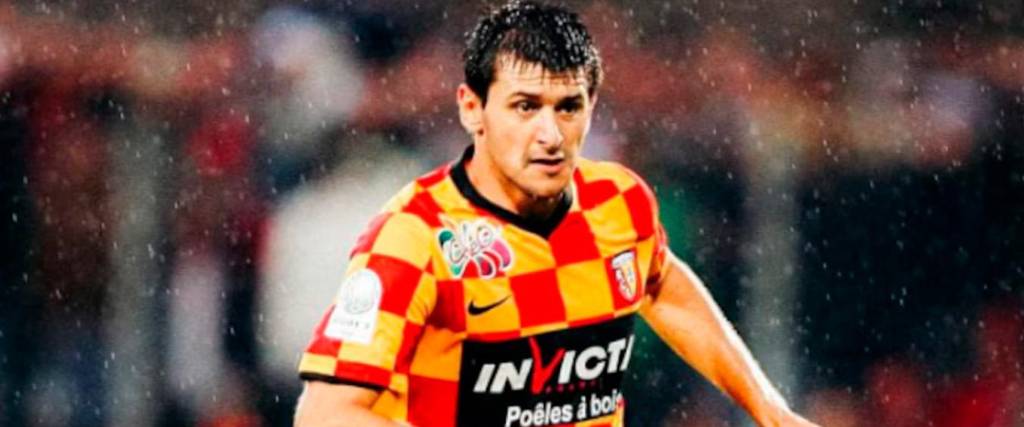 Dejan Milovanovic con la casaca de Lens. 