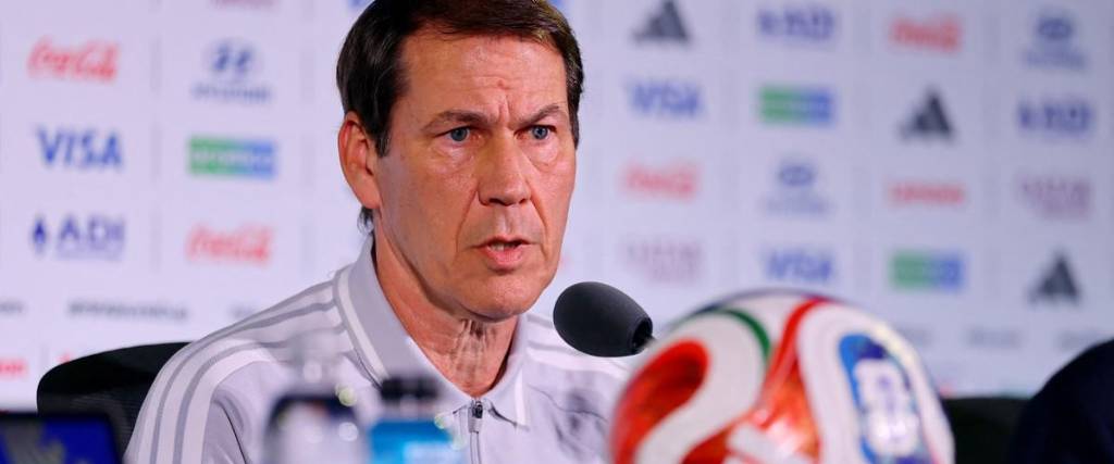 El seleccionador de Bélgica Rudi García en plena conferencia de prensa