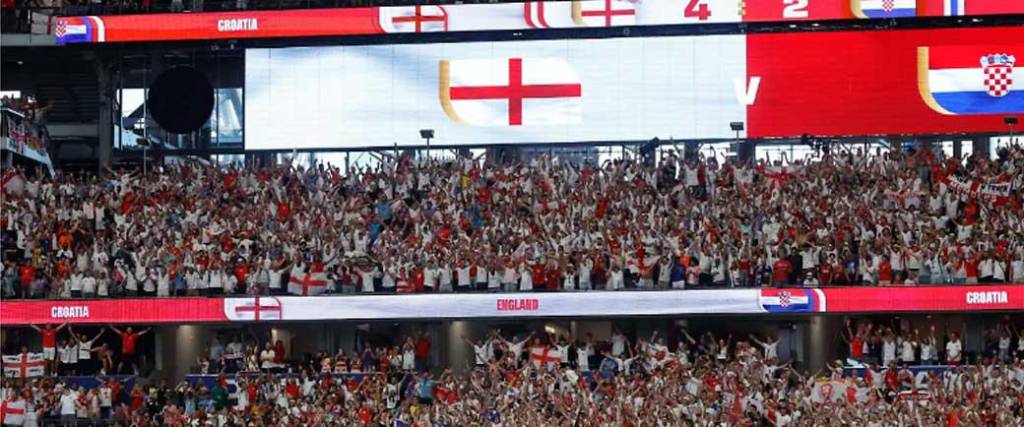 Aficionados de Inglaterra cantaron Wonderwall de Oasis 