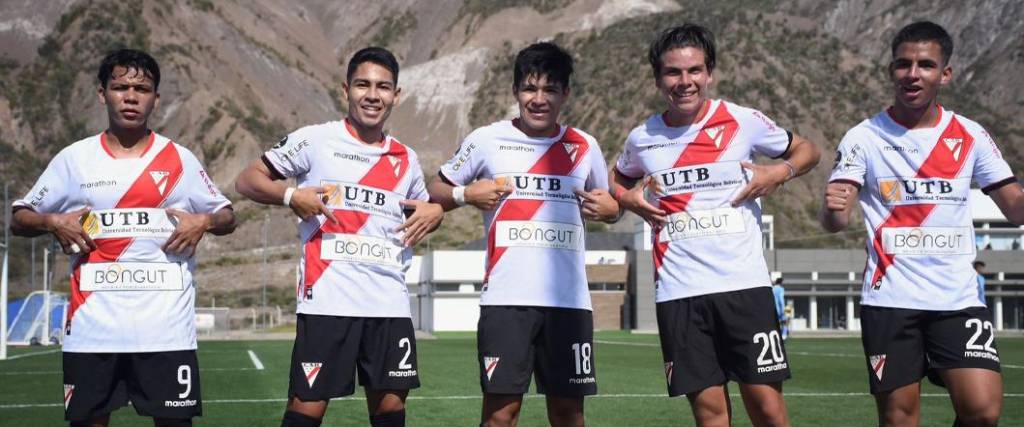 Los jugadores de Always Ready hicieron una celebración especial en la goleada ante Bolívar, en Ananta.