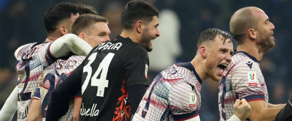 Los jugadores del Bolonia celebraron el pase a las semifinales de la Copa Italia tras eliminar al Inter.